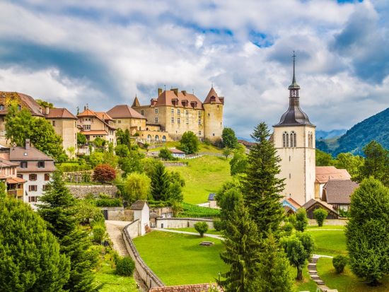 パリ発チューリッヒ着　パリ＆スイス周遊ツアー　パリ＋ツェルマット＋ジュネーブなど訪問＜4月～10月／5泊6日／木曜／1名催行／日本語＞