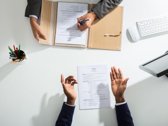 【通訳またはアシスタント手配】展示会・商談会アテンドサービス　イタリア語通訳＜3・7時間＞by MAX HARVEST