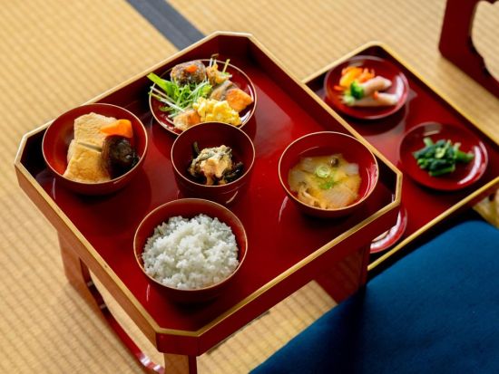 越前漆器の漆塗り＆和紙漉き職人体験 神社参拝＆伝統料理ランチ＜福井／8時間＞