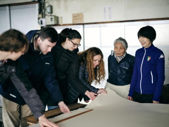 越前漆器の漆塗り＆和紙漉き職人体験 神社参拝＆伝統料理ランチ＜福井／8時間＞