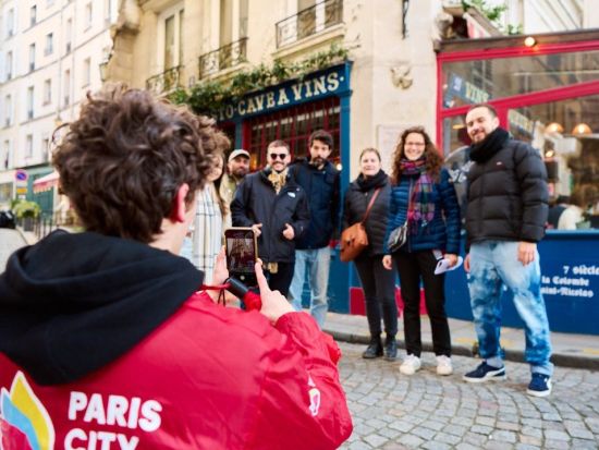 地下遺跡入場あり！シテ島＋ノールダム大聖堂 外観見学 ウォーキングツアー　＜2時間／午前・午後／英語＞