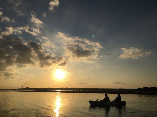 貸切夕暮れナイトカヤック 移り変わる空色と星空観賞を満喫♪癒しと冒険の充実プラン＜石垣島／約2時間／送迎あり＞