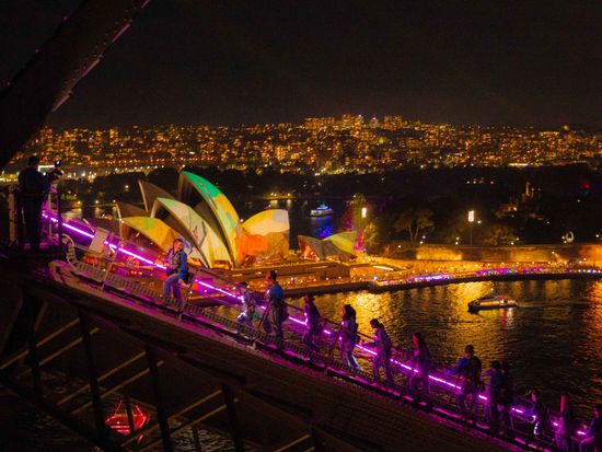 ©BridgeClimb_Vivid_Climb_View (7)