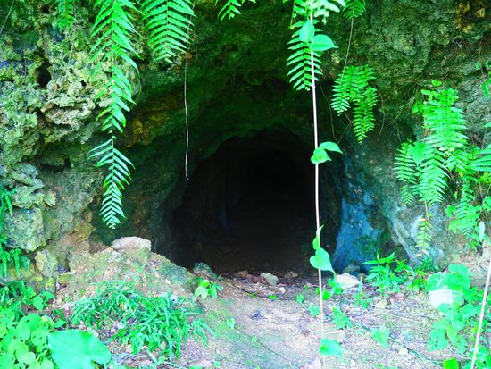 旧海軍平得飛行場弾薬庫跡