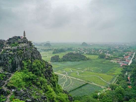 ハノイ満喫2泊3日ツアー 水上人形劇＆チャンアン凝縮＆ハノイ市内＋バチャン村観光 ＜空港送迎／日本語ガイド／ホテル宿泊／食事付＞