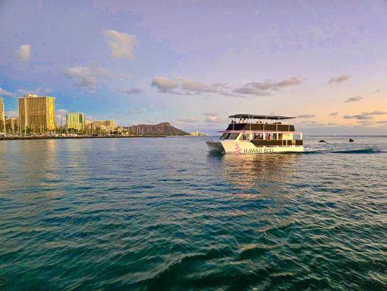 サンセットセーリング　ワイキキ沖で夕日を堪能！ご希望でサンセットタイムのスイミングも！ ＜ワイキキ発＞