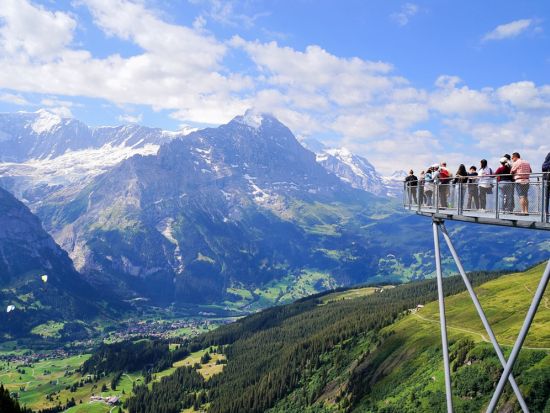 チューリッヒ発着 スイス名峰周遊ツアー　ツェルマット＋フィルスト山＋ルツェルンなど観光＜5泊6日／木曜／1名催行／日本語＞