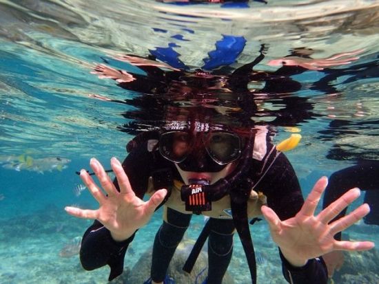 オーシャンベース3時間遊び放題 海の上に浮かぶオーシャンベースやマリンアクティビティ、シュノーケル、釣り、グラスボートなど海遊びを満喫 ＜沖縄南部／新原ビーチ＞