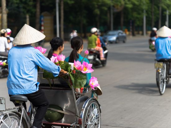 ハノイ3泊4日ツアー 世界遺産ハロン湾＆チャンアン1泊2日クルーズ バーヤクラシック号＋市内観光＋ドゥンラム村＜空港送迎／日本語ガイド／ホテル宿泊／食事付＞