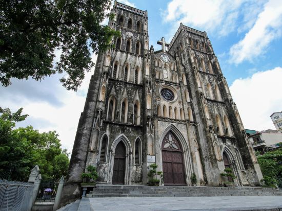 ハノイ3泊4日ツアー 世界遺産ハロン湾＆チャンアン1泊2日クルーズ バーヤクラシック号＋市内観光＋ドゥンラム村＜空港送迎／日本語ガイド／ホテル宿泊／食事付＞