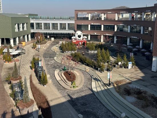 北朝鮮が見えるスターバックス＆ショッピングツアー　愛妓峰（エギボン）平和生態公園＋現代プレミアムアウトレット＜ソウル発／1名参加OK／日本語ガイド＞ 