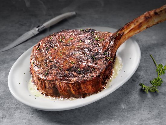 ルースズ・クリス・ステーキハウス　コースディナーとタンタラスの丘夜景観賞ツアー　ワイキキ・ビーチウォーク内ステーキレストラン＜夕食＞