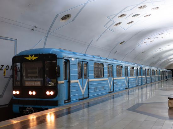 タシケントの地下鉄pixta_119800239_M