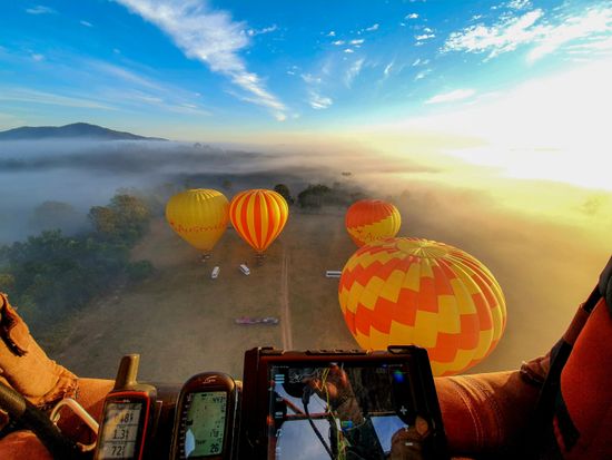 Hot_Air_Balloon_brisbane_Scenic_Rim_pilot_view_4_balloon
