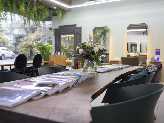 VOID清潭  芸能人も通うVOID清潭でヘア・メイク体験　韓国トレンドのヘア＆メイクで特別な1日を！＜ 江南区庁駅徒歩8分＞