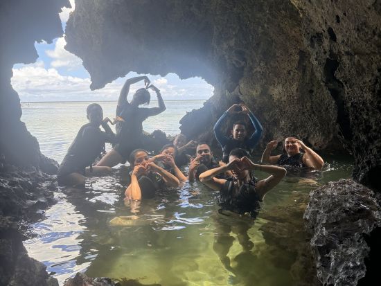 青の洞窟シュノーケリング+サンセット＆ナイトカヤックツアー　人気スポット青の洞窟と名蔵アンパルを1日で満喫＜市街地ホテル送迎可／当日11時まで予約可＞