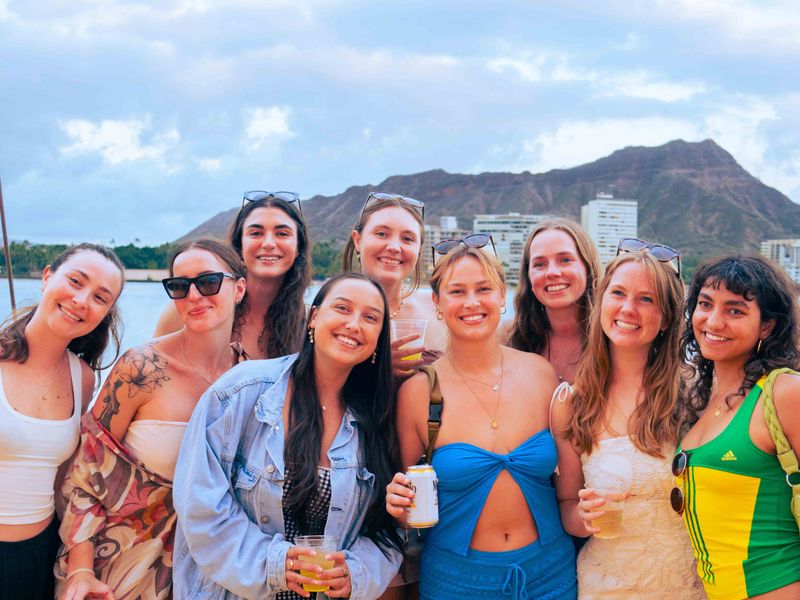 happy group on na hoku 3