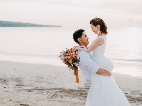 バリ島 フォトウエディング　　ラクダと一緒の撮影で一生の思い出づくりを！　安心のワタベウェディングがプロデュース ＜日本語スタッフ／往復送迎＞