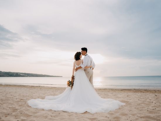 バリ島 フォトウエディング　　ラクダと一緒の撮影で一生の思い出づくりを！　安心のワタベウェディングがプロデュース ＜日本語スタッフ／往復送迎＞