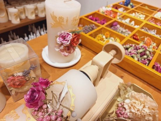 ブルーム（ボタニカル）キャンドル作り体験 日本橋で体験！ドライフラワーを使ったキャンドル作り　大切な人への特別なギフトに♪＜45分／英語対応OK／コレド日本橋＞