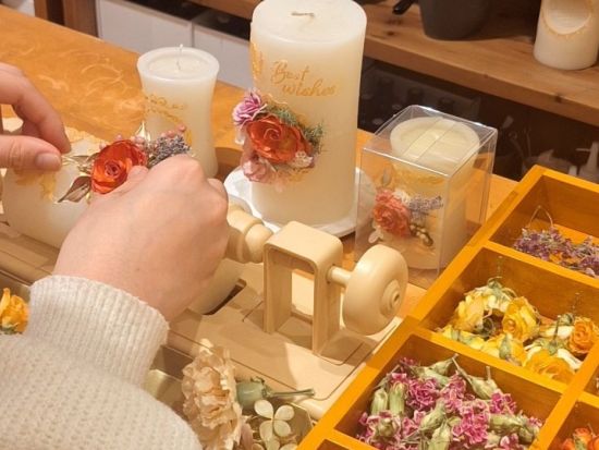 ブルーム（ボタニカル）キャンドル作り体験 日本橋で体験！ドライフラワーを使ったキャンドル作り　大切な人への特別なギフトに♪＜45分／英語対応OK／コレド日本橋＞