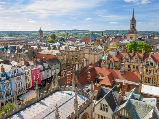 England_Oxford_shutterstock_142056310