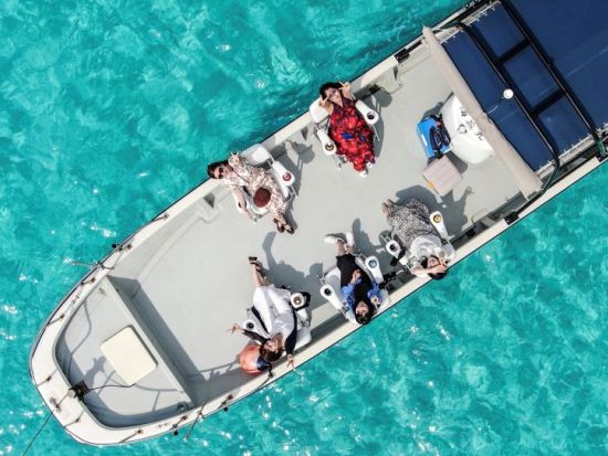 【愛犬連れOK】貸切ボートシュノーケリングツアー　ツアー中の写真撮影＆画像データプレゼント付き！＜1～10名／半日または1日／宮古島＞by すばる