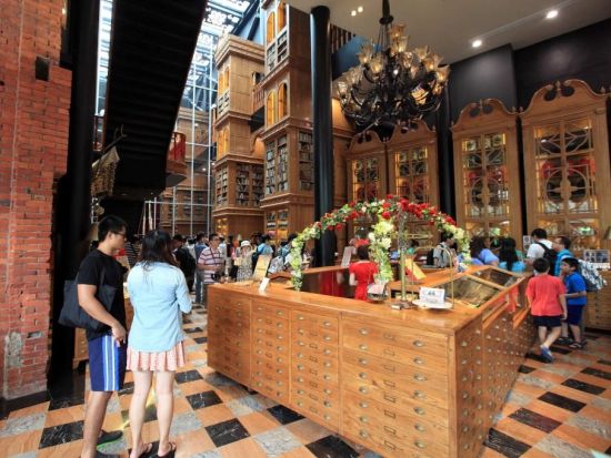 台中貸切観光チャーター　出発時間・滞在時間がアレンジ可能＜最大6名／6時間／日本語ドライバー／台中発着＞※1台あたり料金