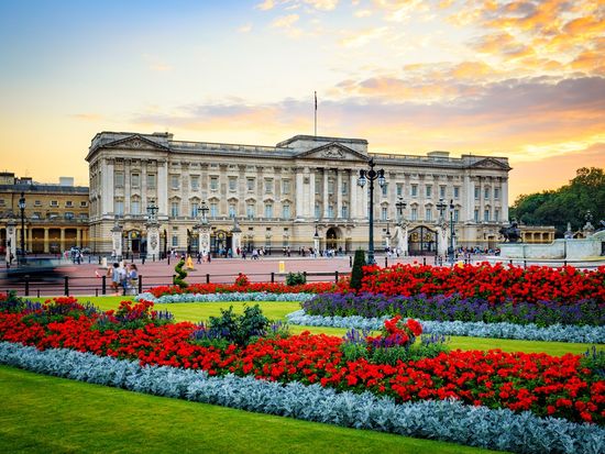 UK_London_Buckingham Palace_shutterstock_457813381