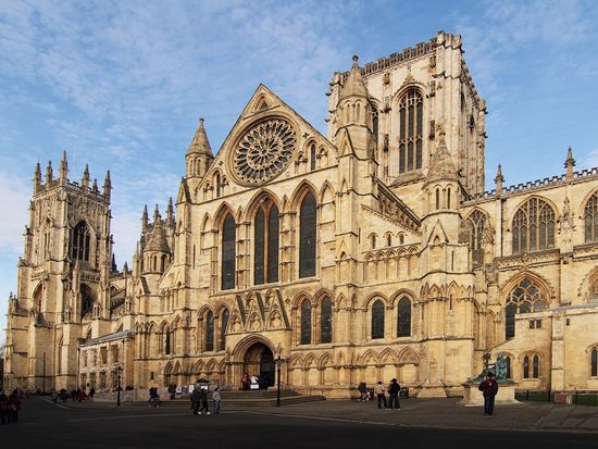 UK_York_Minster_shutterstock_95272039