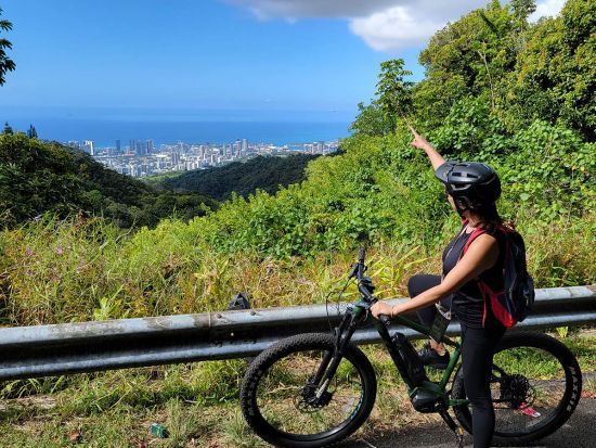 タンタラスの丘ダウンヒル（自転車）＆ハイキングツアー＜英語ガイド＞