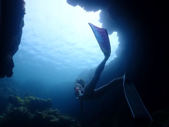 【1組限定・送迎無料サービスあり／宮古島】海の中をより間近で見たい方必見！スキンダイビングツアー〜映え間違いなしのロングフィン貸し出しあり〜＜宮古島＞