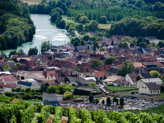 France_Epernay_shutterstock_1230593803