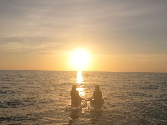 【全年齢対応可能！送迎無料サービスあり・3名以上で無料貸切☆】サンセットSUPツアー！一面オレンジの水面の中で幻想的な体験を！【沖縄・宮古島】