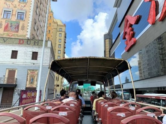 マカオ　オープントップバス　1日乗車券またはナイトツアー＜中国語または英語ガイド＞