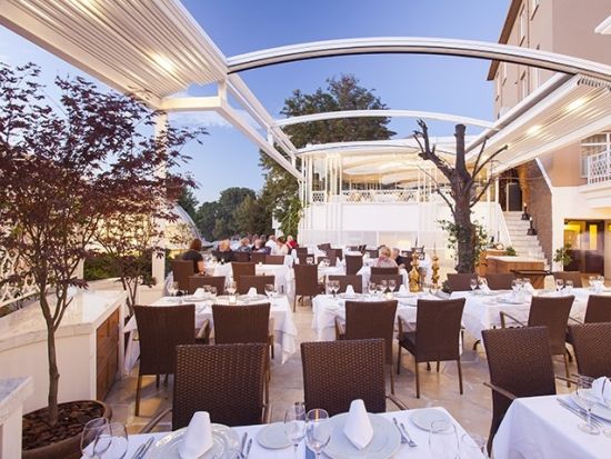 アヤソフィア入場券＆ミシュラン1つ星 宮廷料理「マトゥバ・レストラン」ランチ事前予約サービス