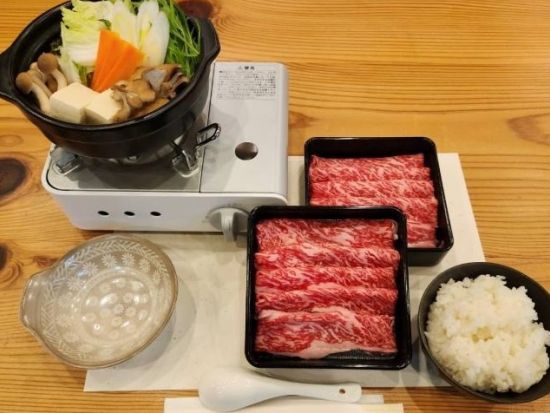 【英語ツアー】京都の文化財巡り 金閣寺＋嵐山＋清水寺 日帰りバスツアー＜大阪発／神戸牛しゃぶしゃぶの昼食付／英語ガイド＞