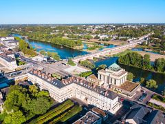 pixta_68569894_M