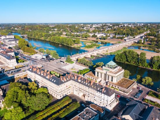 パリ発着　モンサンミッシェル＆ロワール古城巡り　セーヌ川クルーズ＆パリ市内車窓観光付＜6泊7日／月曜／1名催行／日本語＞