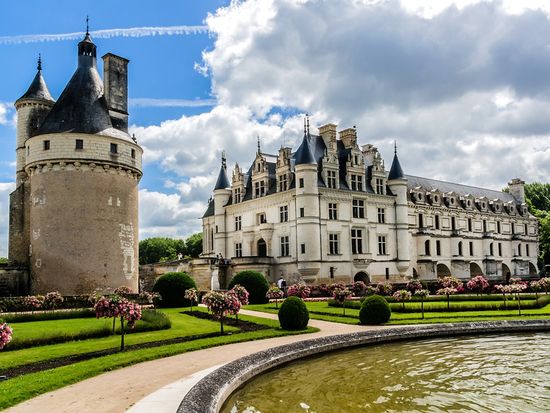 loire-valley_chenonceau_shutterstock_535020652