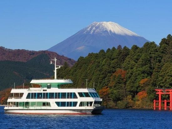 東京発日帰りバスツアー　富士山五合目＆箱根！遊覧船＆ロープウェー体験＋復路は新幹線でらくらく移動＜すき焼き御膳の昼食付／英語ガイド＞