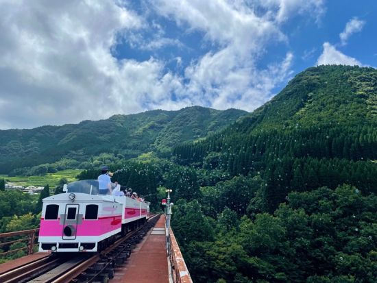 福岡発高千穂日帰りバスツアー 上色見熊野座神社＋荒立神社＋高千穂峡など 高千穂あまてらす鉄道の絶景旅＜昼食付＞