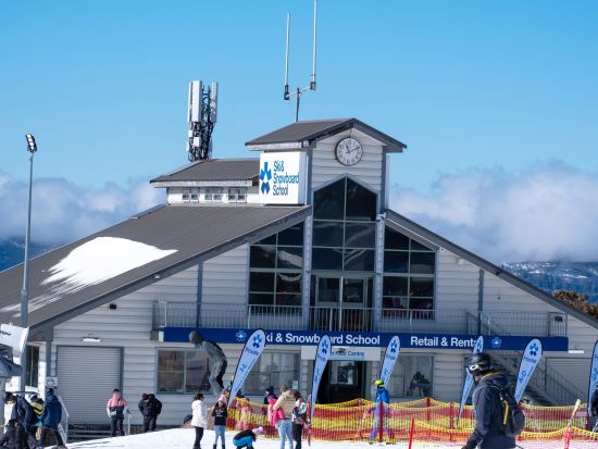 マウントブラー1日ツアー　スキーやスノーボード、雪遊びなどで自由時間を満喫！ウェアや用具のレンタルも可能＜6～9月／英語ガイド／メルボルン発＞