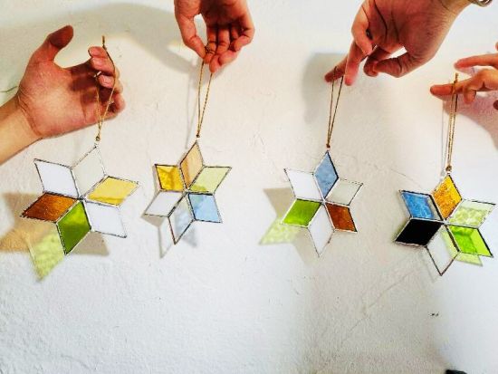 ステンドグラスで壁飾り製作体験　上五島の形ある旅の思い出づくり・手作りギフトとしてもおすすめ　 ＜約1.5時間／新上五島町＞ by 葉ぐるま堂