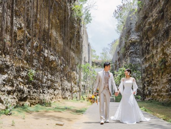 バリ島 フォトウエディング　GWKカルチュラルパークでウェディングフォト撮影を満喫　安心のワタベウェディングがプロデュース ＜日本語スタッフ／往復送迎＞