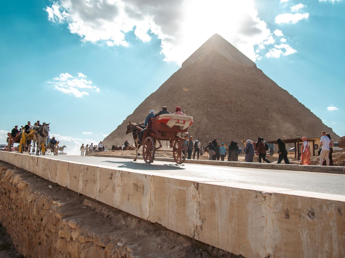 プライベート】ピラミッド巡りツアー ダハシュール＋サッカラ＋ギザ