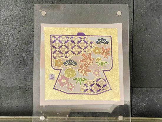 「絹の白生地資料館」見学と友禅金彩体験 伝統工芸を体験する特別なひととき＜約90分／京都＞