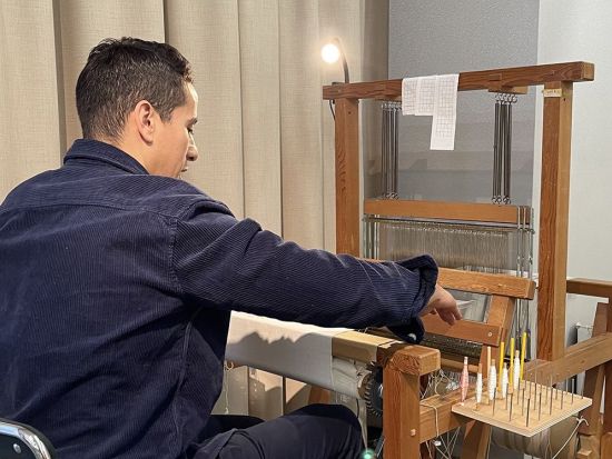 「絹の白生地資料館」見学と友禅金彩体験 伝統工芸を体験する特別なひととき＜約90分／京都＞