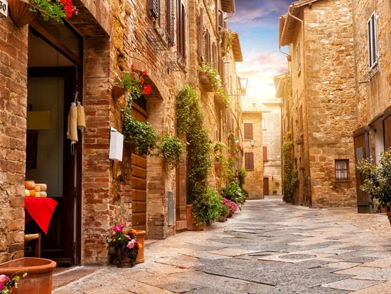 Italy_Tuscany_Pienza_shutterstock_420656179