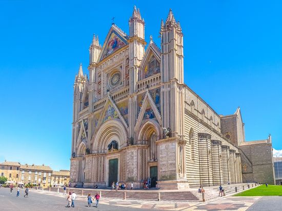 Italy_Umbria_Orvieto_Cathedral of Orvieto_shutterstock_309144020